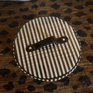 Henri Bendel New York round train case